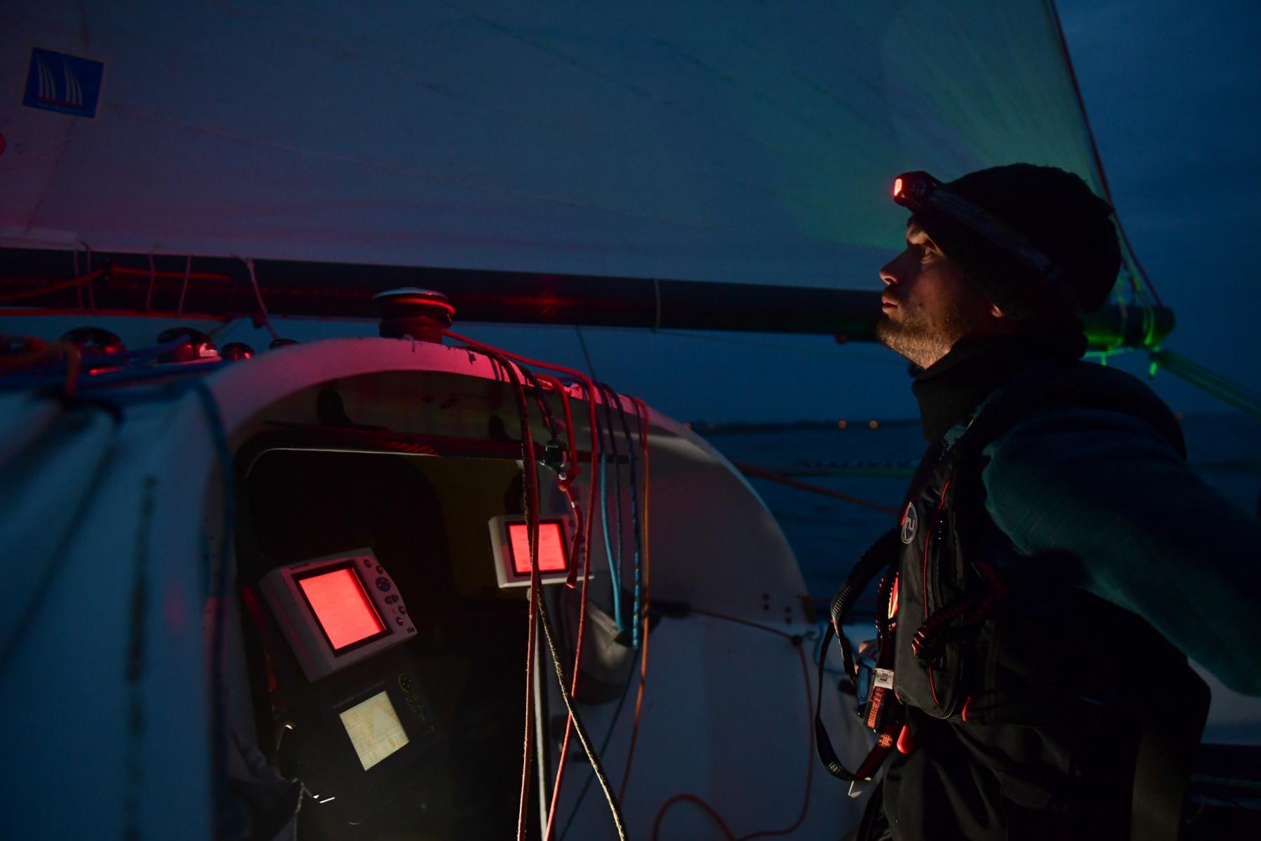 Photographie Photographe nautique et voile, je capte la navigation de nuit à bord d'un Mini 6.50