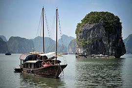 Photographie Jonque dans la baie d'Halong • Vietnam