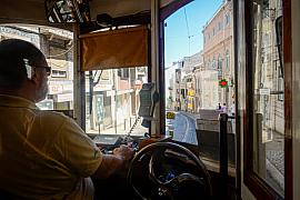 Photo Dans le tram de Lisbonne • Portugal
