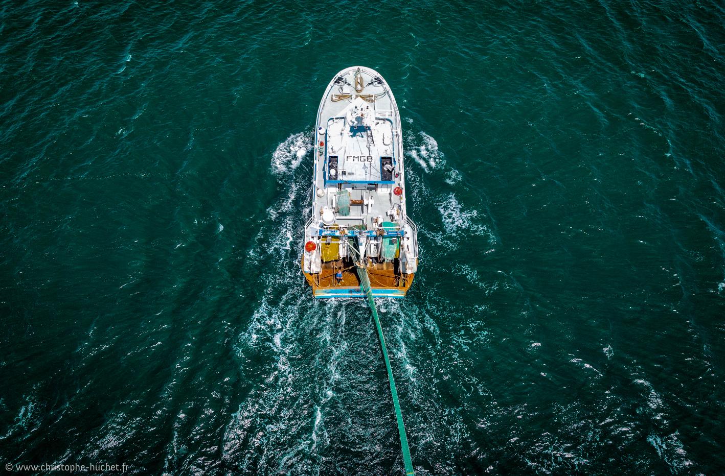 Photographie Reportage photo et drone sur un chalutier en Bretagne illustrant la filière pêche et agro-alimentaire locale